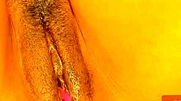 Stacy7’s juicy and fat pussy lips in action
