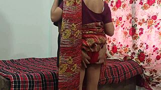Indian housewife seduces guest and gives a steamy massage