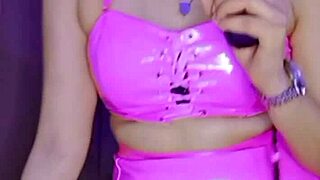 18-year-old beauty masturbates just for you, so sexy and exciting! 😘