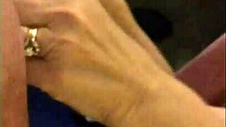 Granny Cumshow Madness on 03262017-M! How Does She Suck and Moan So Wild?
