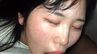 Deepthroat queen: Vietnamese babe shows off skills