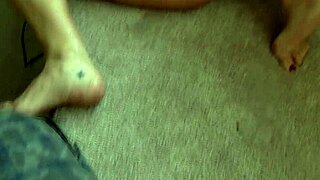 Big boobs babe enjoys solo play