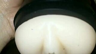 I play with my cum while lying down for the first time