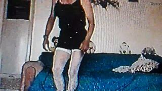 I am at home with my wife and I am waiting for her mother not to come and I will take her to her father for 20 dollars.