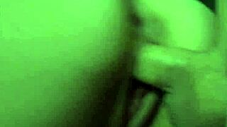 एमेच्योर मिल्फ एंडी सैवेज ने फैन को कम में भिगो दिया