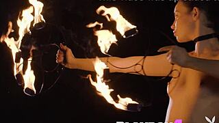 Teen Elilith Noir strips to show off stunning big ass