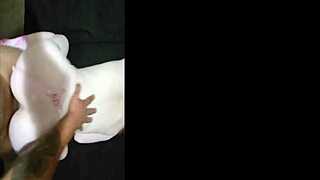 सेक्सी रेडहेड की शानदार गांड के साथ हार्ड डॉगीस्टाइल राइड