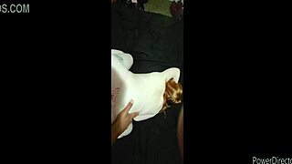 सेक्सी रेडहेड की शानदार गांड के साथ हार्ड डॉगीस्टाइल राइड