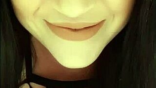 Get up close with Harmony Reigns, stare into her pretty blue eyes and hear that sexy British accent! 😍👀