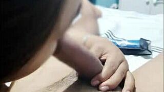 यंग जिम बेब ऐस स्लैप करती सेडक्टिव डांस में