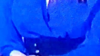 hot indian tv anchor spices up cricket show