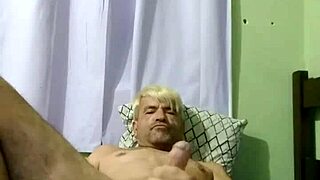 सेक्स बॉय को इंटेंस गे एनकाउंटर्स की प्यास है!