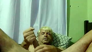 सेक्स बॉय को इंटेंस गे एनकाउंटर्स की प्यास है!