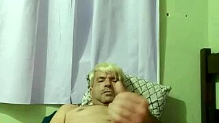 सेक्स बॉय को इंटेंस गे एनकाउंटर्स की प्यास है!