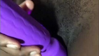 Twerking on a vib-dildo for fun