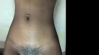 Twerking on a vib-dildo for fun