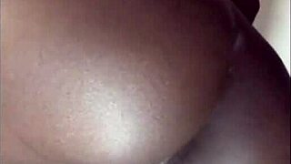 Twerking on a vib-dildo for fun