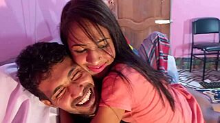 18+ बंगाली बीवी वाइल्ड इंटररेसियल थ्रीसम में चोदती, बहुत गर्म! 🔥