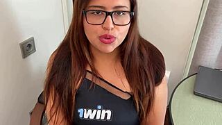 PERVERT PSYCHOLOGIST FUCKS HER CLIENT WITH CREAMPIE