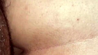 comendo cuzinho gordinha e gozando dentro