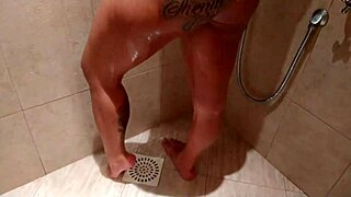 i'm petite with big ass, love spanks and creampie from monster cock.