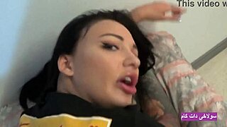 देखो ये हॉट ईरानी सेक्स सेक्सी 18+ बड़ी गांद वाली लड़की के साथ!