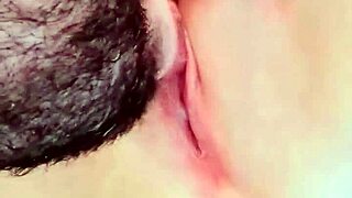 मेरे गाय ने मुझे लिक किया जब तक मैं होल्ड नहीं कर सकी