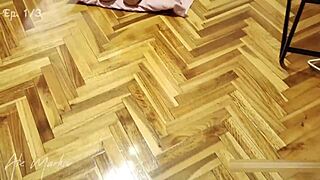 Girlfriend Gives Special Blowjob Gift