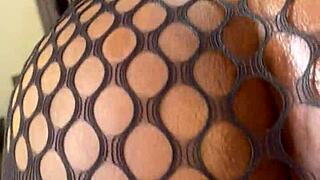 petite bubble butt intensely rides dildo to squirting