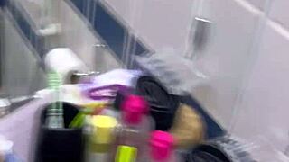 ella wants to fuck me and convinced me by sending a nude photo on whatsapp