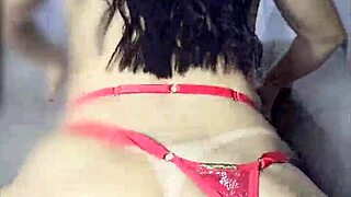 रिवर्स काउगर्ल राइड कमशॉट के साथ खत्म होती है।