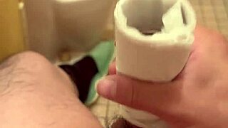 Japanese amateur indulges in solo play with intense focus on every move