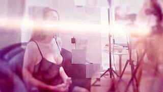 नर्स गीले ओरल और चूसने से लुभाती है