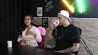 वाइग्रा की मदद से बीवी को बांग करने के लिए मर्द ढूंढते हुए अवकवर्ड ककॉल्ड मोमेंट्स थे।