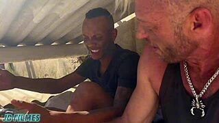 Patricinha hunts street guy for wild sex fantasies. close up anal and creampie action! 😈