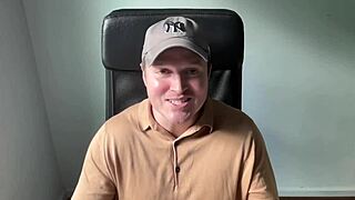 art school setting sparks a unique intimate encounter