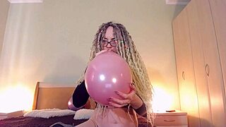 i made a custom balloon video for mommy