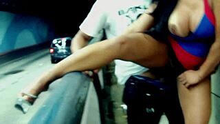 She shows off and fucks in the tunnel, then explains to the police.