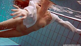 Big Natural Tits Babe Lola Underwater