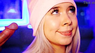 वैलेंटिना की बड़ी गांड डॉगीस्टाइल चोदाई में हिलती है