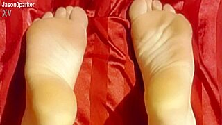 I can't stop obsessing over these sexy feet!