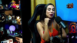 Wow! Didy Reis flaunts stunning breasts on podcast, Ruan can't resist sucking them!