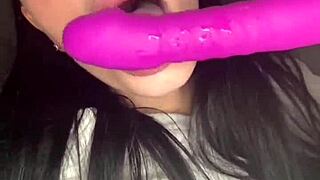 teen american masturbates high definition solo.