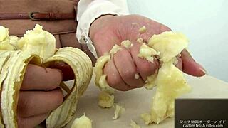 check out this japanese girl crushing a banana with her hands! 🍌