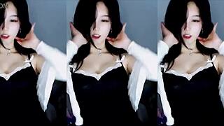 hey, ever watched a cute chinese girl dance with sexy moves?