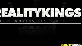 रियलिटीकिंग्स मनी टॉक्स रब द पोल