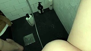 Arabian snowwhite masturbates in shower