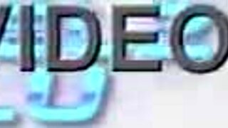 Does Jewelz Blu flash big ass to fans outdoors?