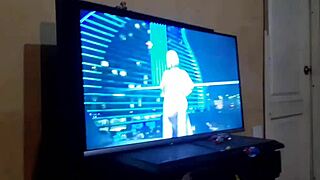 Latina babe yailin masturbates while listening to karol g in the room