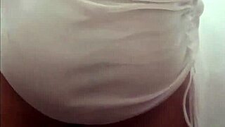 chubby girl strips to show her big ass homemade